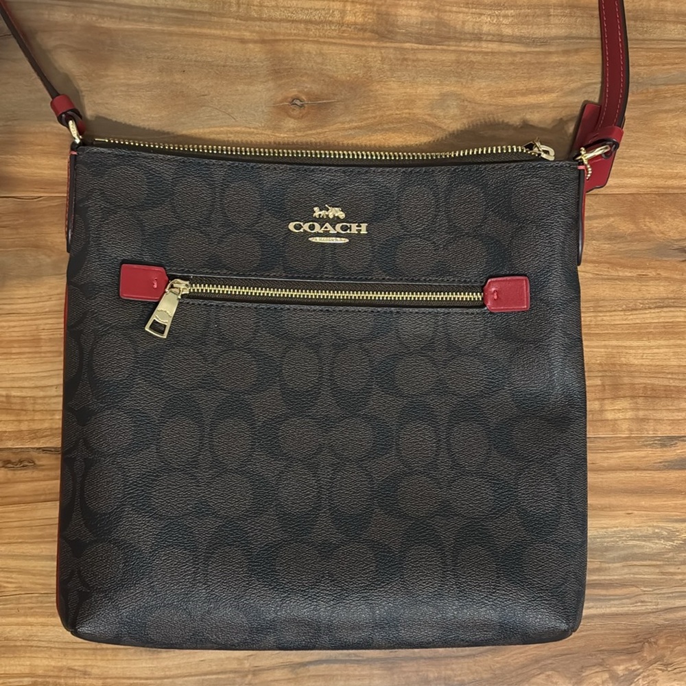 COACH, like new, signature Rowan File bag